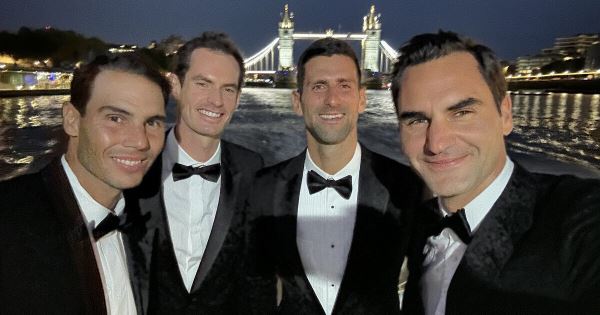 «Идем ужинать с друзьями». Федерер выложил фото с Надалем, Марреем и Джоковичем в костюмах 